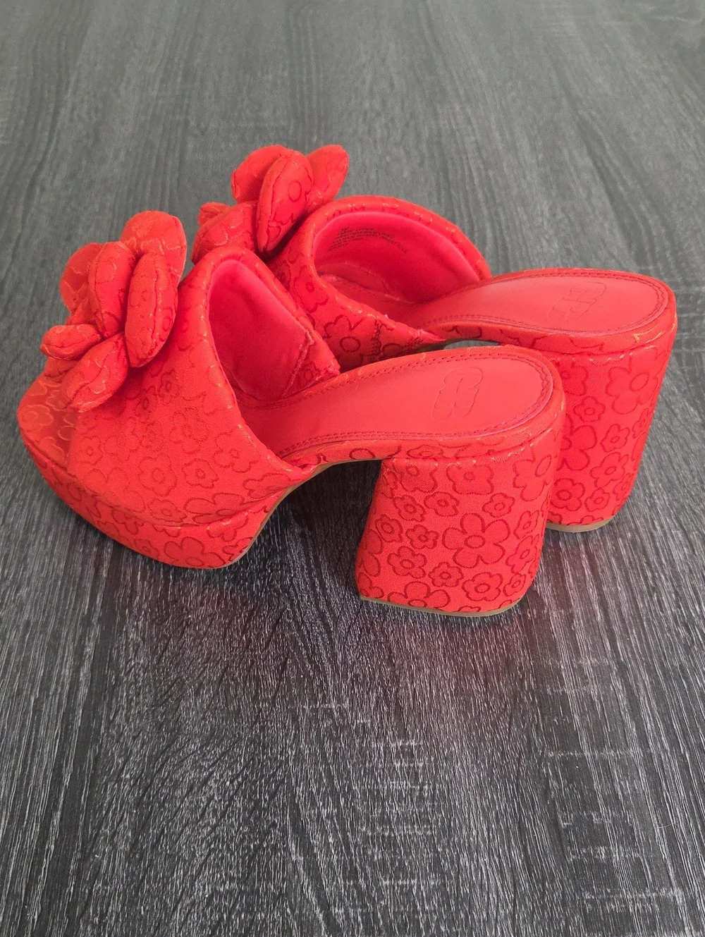 Gianni Bini Red Orange Floral Platform Mule 8M. 3D Rose-Accent Thick Front Strap - Picture 6 of 12